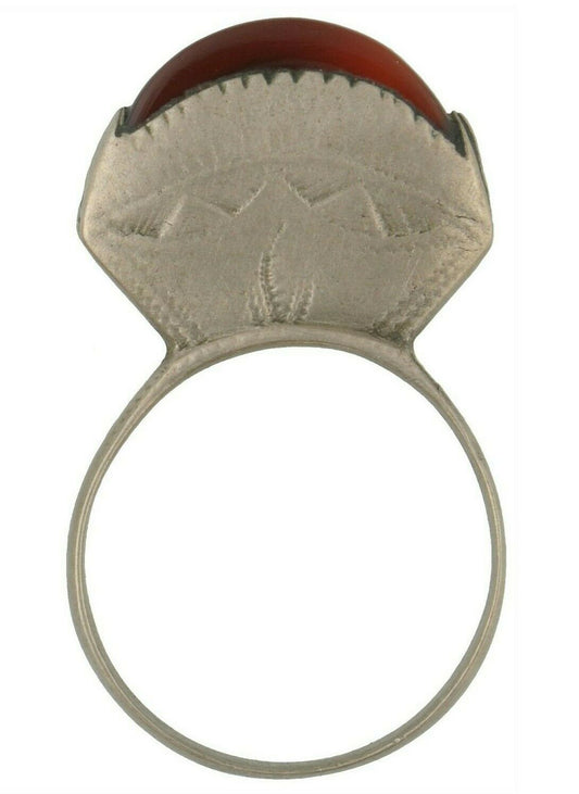 Tuareg Silver Ring with Agate – Vintage Sahara Jewelry