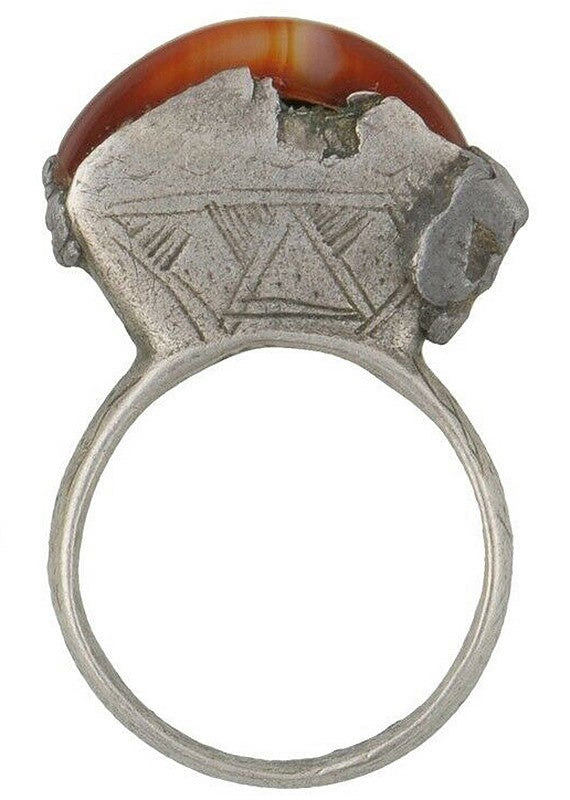Tuareg Silver Ring with Agate – Sahara Nomadic Ethnic Jewelry