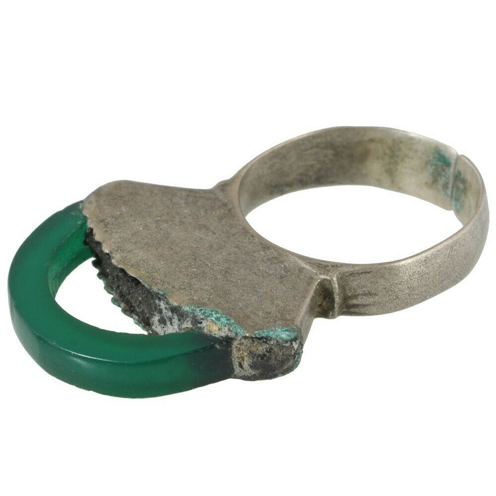 Vintage Tuareg Silver Ring with Green Glass – Sahara Nomadic Jewelry