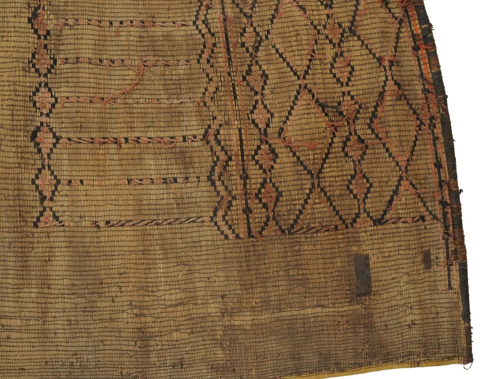 Authentic Tuareg Straw & Leather Mat – 118×103 cm Nomad Carpet